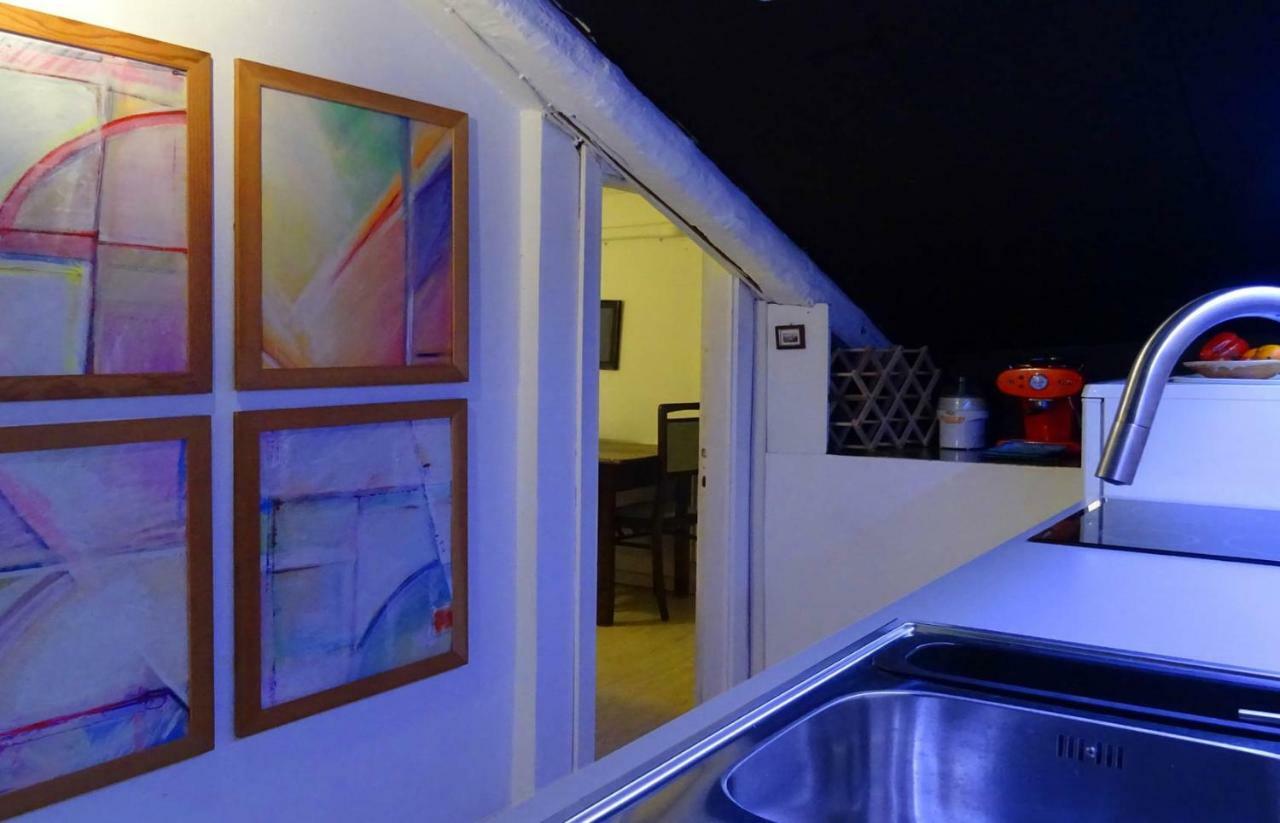 Apartment Mariangela Artist's *